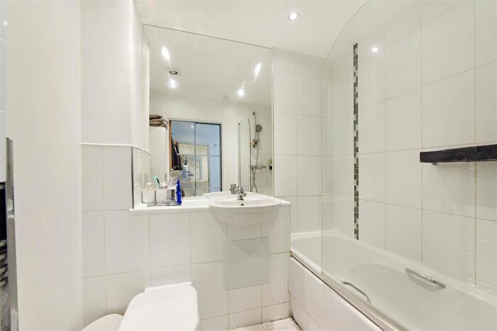 1 Bedroom House For Sale In Charcot Road, London, NW9