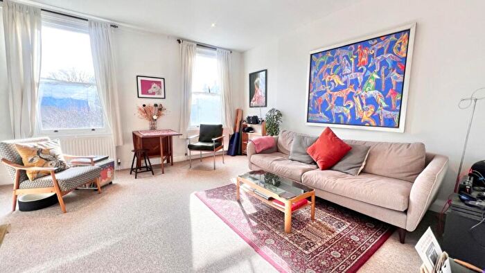 1 Bedroom Apartment To Rent In Carlingford Road, Hampstead, NW3