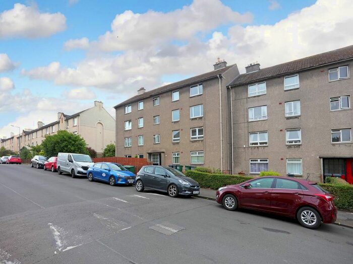 2 Bedroom Flat To Rent In Moat Drive, Slateford, Edinburgh, EH14
