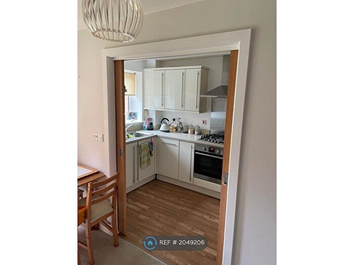 1 Bedroom Flat To Rent In Findlay Mews, Marlow, SL7