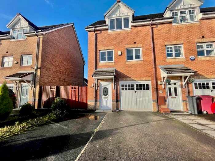 3 Bedroom Property To Rent In Madison Park, Westhoughton, Bolton, Lancashire. Available January! BL5