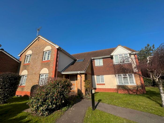 2 Bedroom Apartment To Rent In Wentworth Drive, Christchurch, BH23