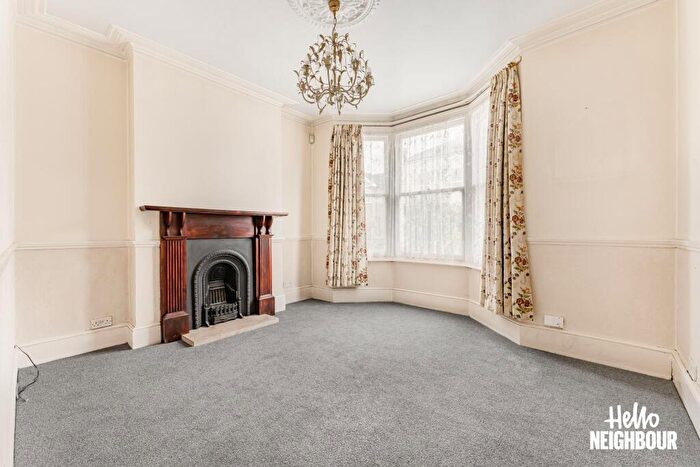 3 Bedroom Semi-Detached House To Rent In Whalebone Grove, Romford, RM6
