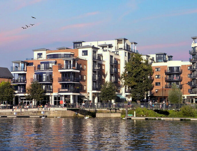 2 Bedroom Apartment To Rent In Charter Quay, KT1