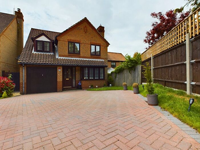4 Bedroom Detached House For Sale In Highwood Ridge, Hatch Warren, Basingstoke, RG22
