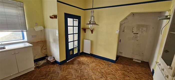 2 Bedroom Semi-Detached House For Sale In Arthur Street, Farsley, Pudsey, LS28