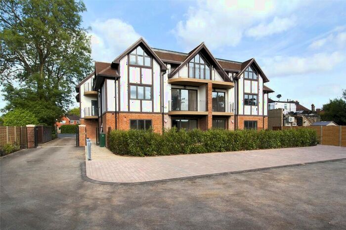 2 Bedroom Apartment For Sale In Station Road, Woldingham, CR3