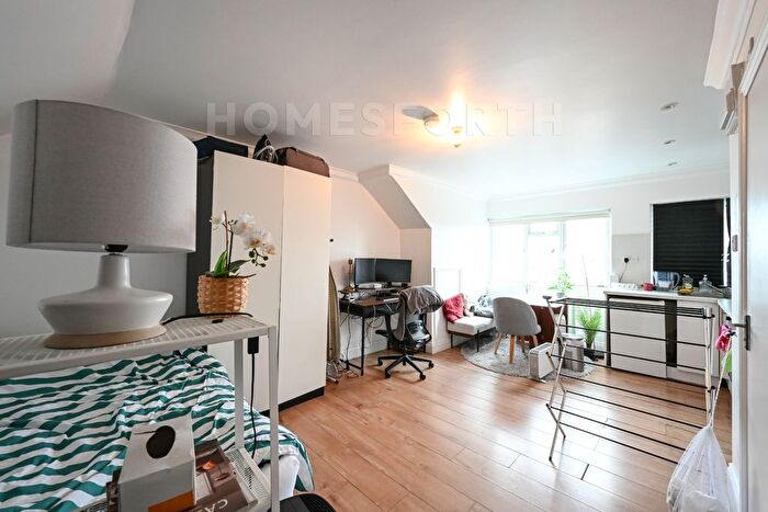 Studio To Rent In Mazenod Avenue, West Hampstead, NW6