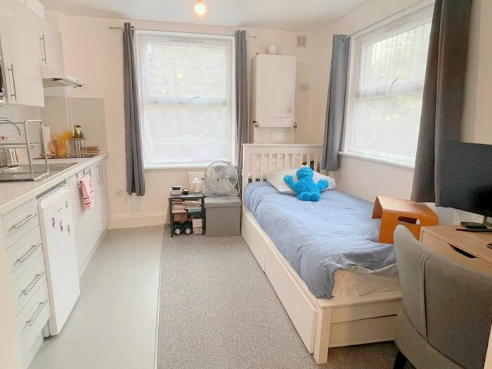 Studio To Rent In Lower Clapton Road, Hackney, E5