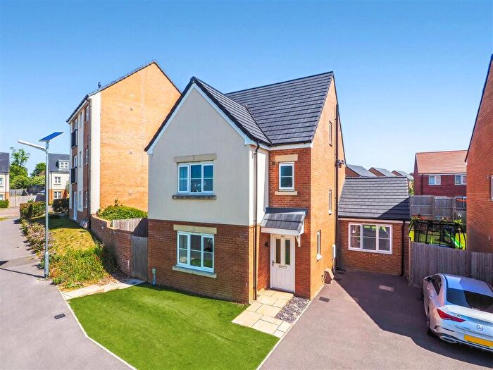 4 Bedroom Detached House For Sale In Jockey Way, Andover, SP11