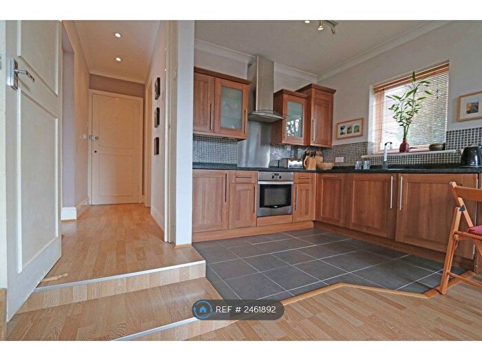1 Bedroom Flat To Rent In Fassett Road, Kingston Upon Thames, KT1