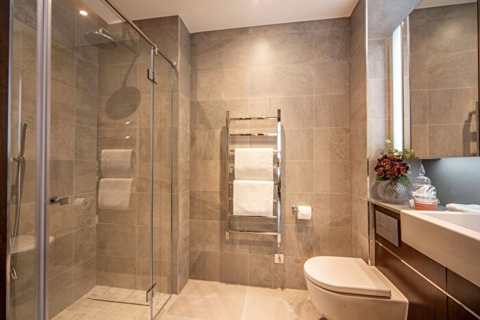 2 Bedroom Flat To Rent In Charles Clowes Walk, London, SW11