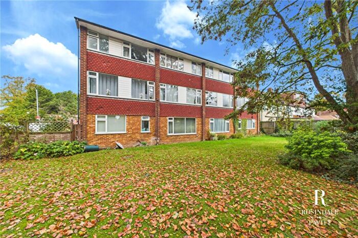 2 Bedroom Flat For Sale In Croydon Road, Wallington, SM6