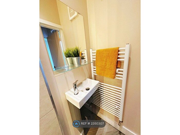 1 Bedroom Flat To Rent In New Zealand Road, Cardiff, CF14