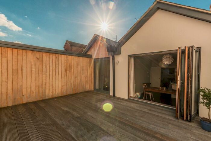 2 Bedroom Flat To Rent In Northbrook St, Newbury, RG14