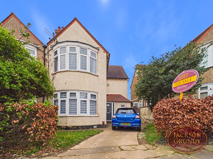 3 Bedroom Semi Detached House For Sale In Lime Avenue, Abington, NN3