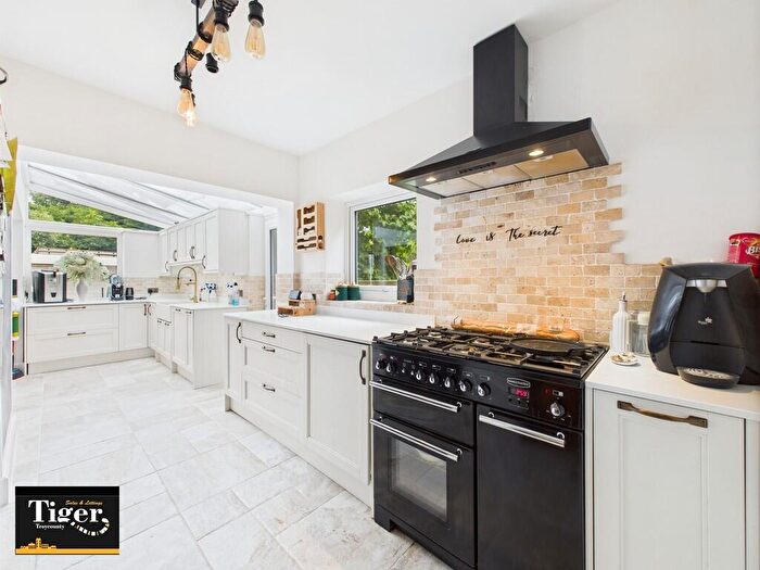 5 Bedroom Detached House For Sale In Newton Drive, Blackpool, FY3