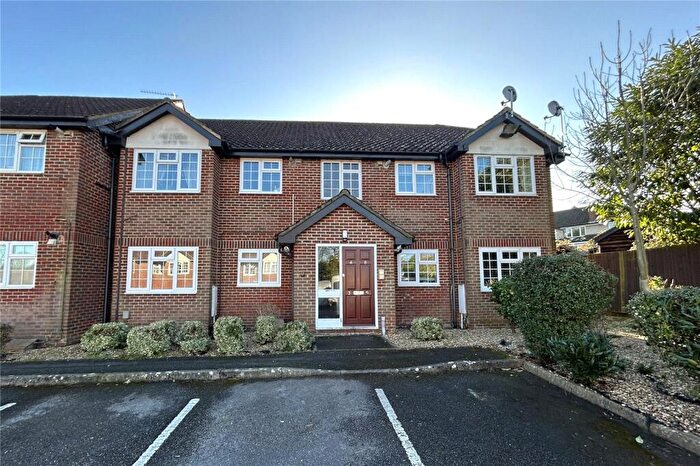 2 Bedroom Flat For Sale In Elston Road, Aldershot, Hampshire, GU12