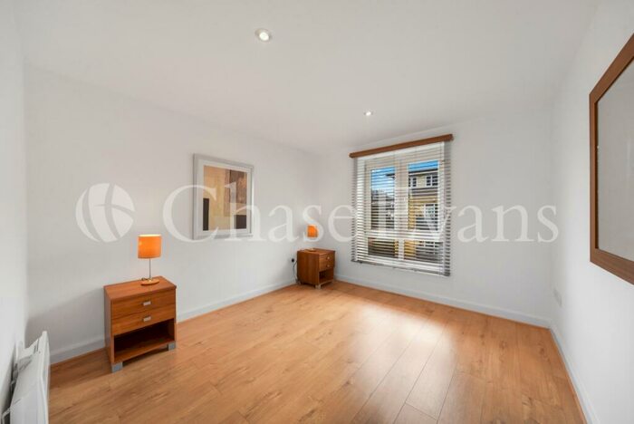 1 Bedroom Flat To Rent In Bow Central, Hereford Road, Bow, London, E3