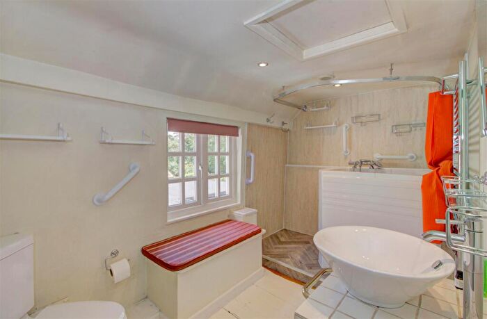 2 Bedroom Cottage For Sale In Malmesbury, SN16