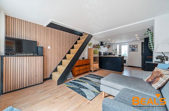2 Bedroom Detached House For Sale In Alma Street, Gosport, Hampshire, PO12