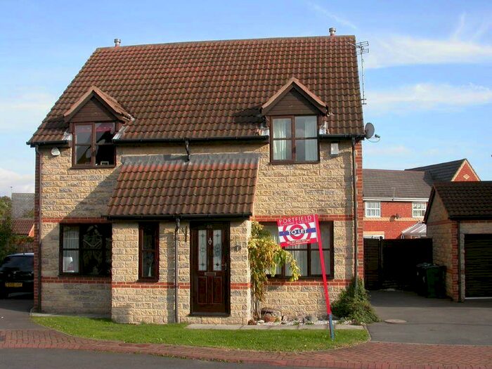 2 Bedroom Semi-Detached House To Rent In West Green Drive, Kirk Sandall, Doncaster, DN3