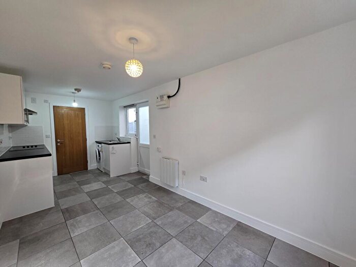 Studio To Rent In Rumbridge Street, Totton, SO40