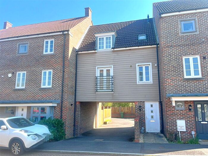 2 Bedroom Flat For Sale In Warner Close, Basingstoke, Hampshire, RG24