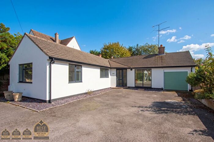 4 Bedroom Bungalow To Rent In Chippings Southam Lane, Southam, Cheltenham, GL52