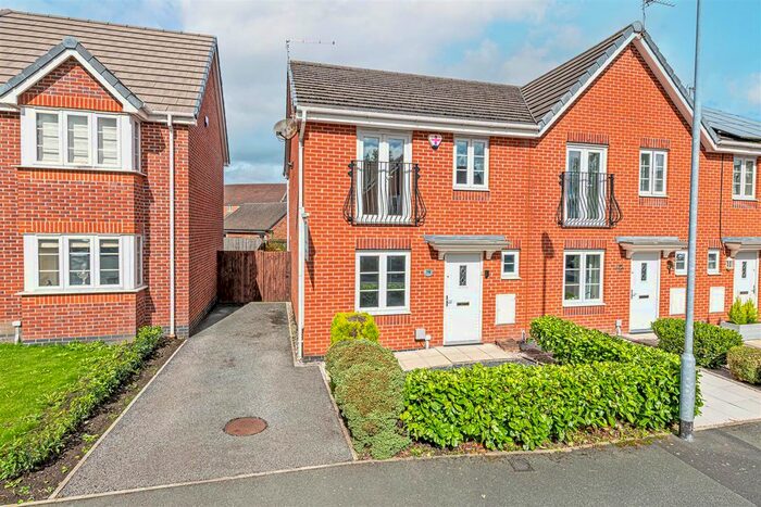 3 Bedroom End Of Terrace House To Rent In Phoenix Place, Great Sankey, Warrington, WA5