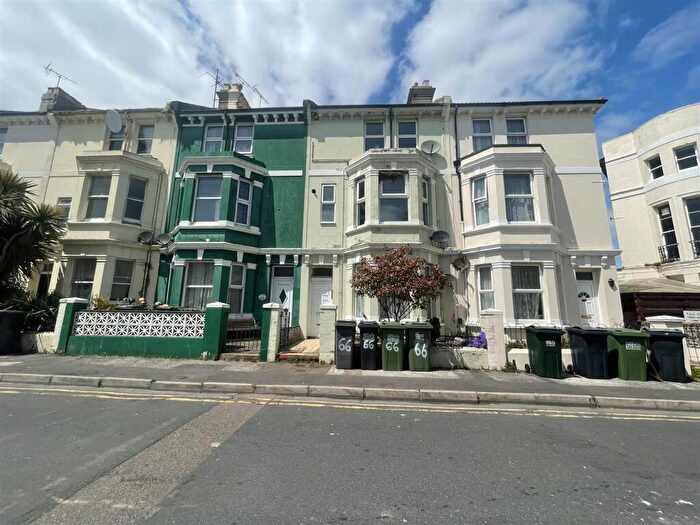 2 Bedroom Flat To Rent In Ceylon Place, Eastbourne, BN22