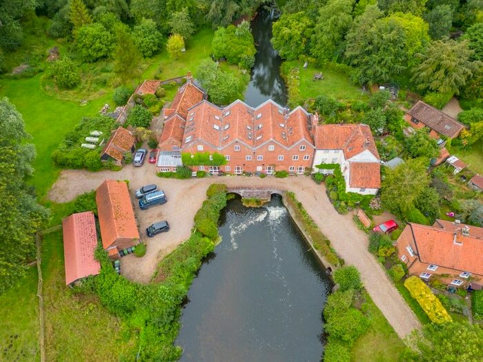 4 Bedroom Mews For Sale In Harts Lane, Bawburgh, Norwich, NR9