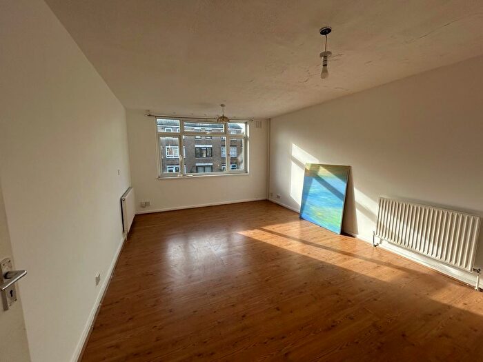3 Bedroom Terraced House To Rent In Fenton Close, London, E8