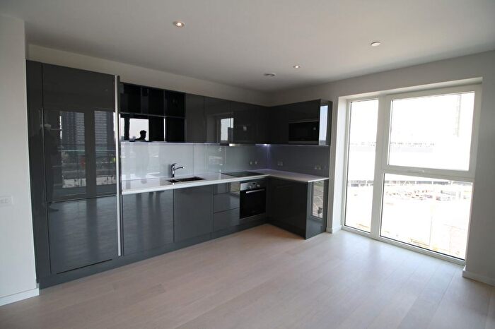 2 Bedroom Flat To Rent In Cassia Point, Glasshouse Gardens, London, E20