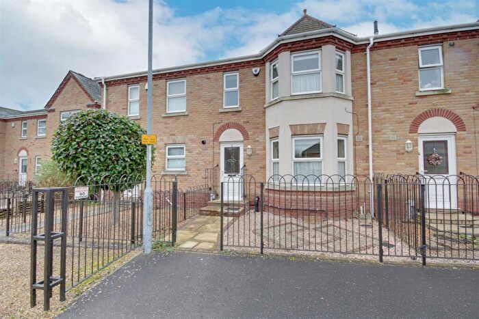 3 Bedroom Terraced House For Sale In Cootes Meadow, St. Ives, PE27