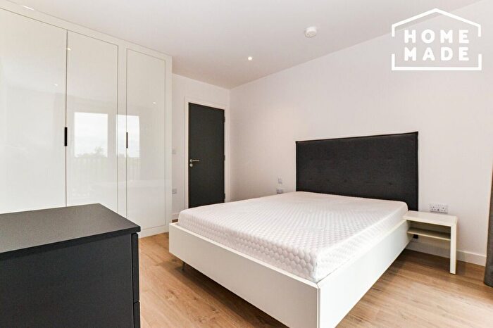 2 Bedroom Flat To Rent In Bridge House, Stratford, E20