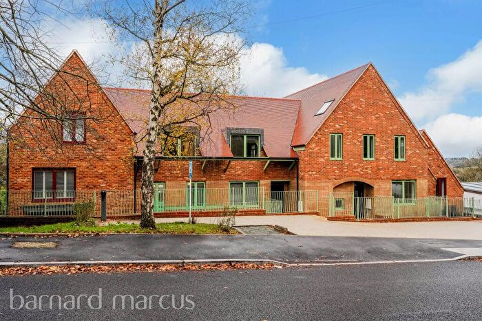 3 Bedroom End Of Terrace House For Sale In Bradmore Way, Coulsdon, CR5