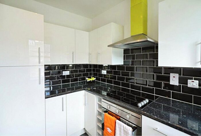 1 Bedroom Flat To Rent In Kynaston Road, London, N16