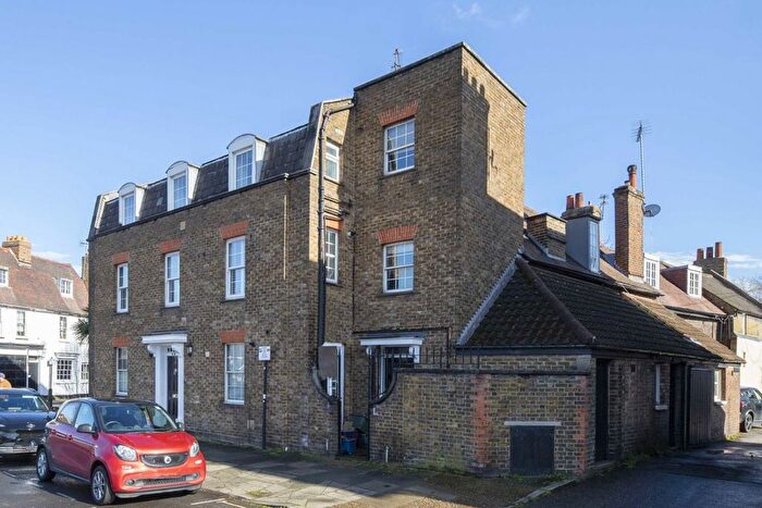 2 Bedroom Flat To Rent In Burlington Lane, London, W4