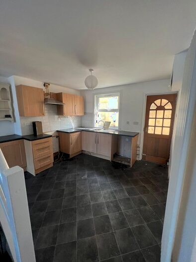 4 Bedroom Terraced House To Rent In Clarendon Road, Dover, CT17