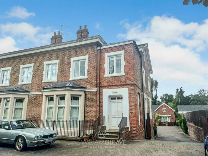 2 Bedroom Flat To Rent In Cavendish House, Hough Green, Chester, CH4