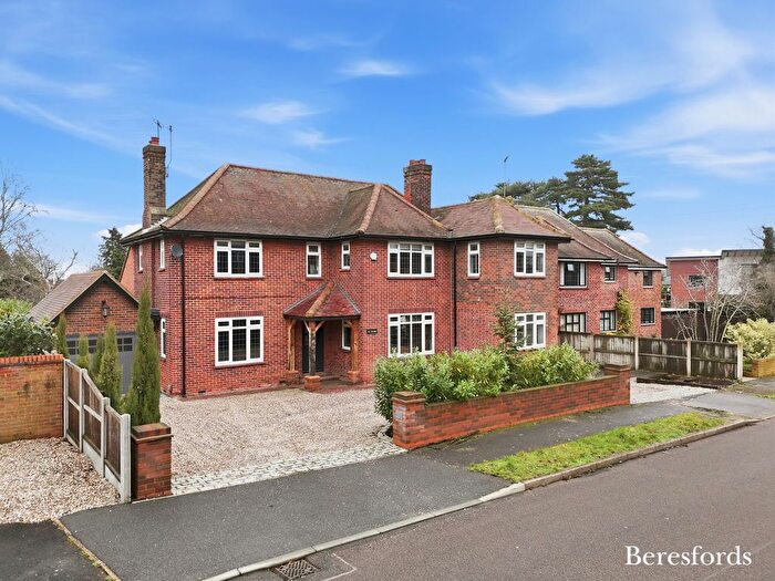 5 Bedroom Detached House For Sale In Links Drive, Chelmsford, CM2