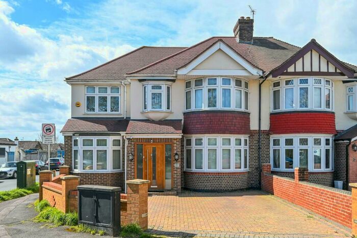 5 Bedroom Semi-Detached House To Rent In Kingston Road, Worcester Park, Epsom, KT19