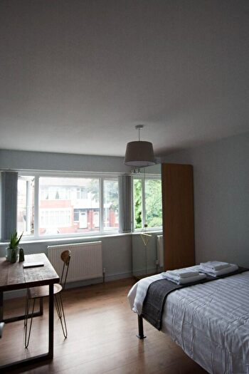 8 Bedroom Semi-Detached House To Rent In Amherst Road, Manchester, Greater Manchester, M14