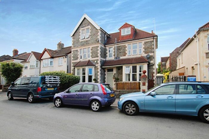 1 Bedroom Flat To Rent In Brynland Avenue - Bishopston, BS7