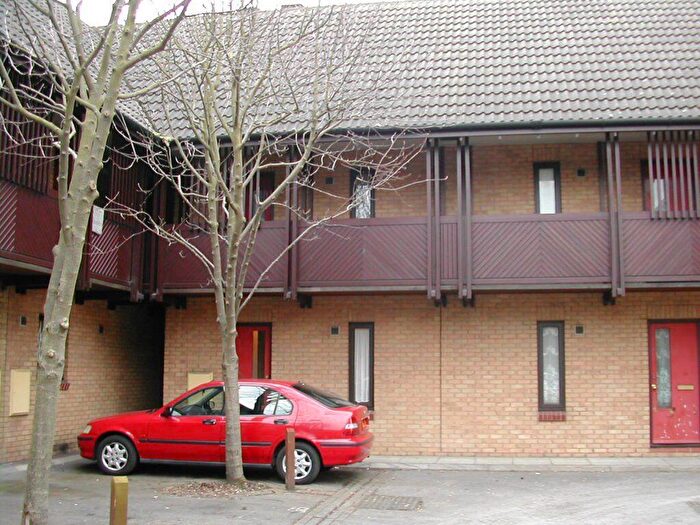 Studio To Rent In Stephenson Court, Slough, SL1
