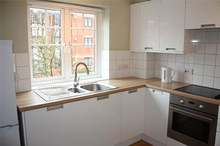 2 Bedroom Apartment To Rent In Maltings Place, Reading, Berkshire, RG1