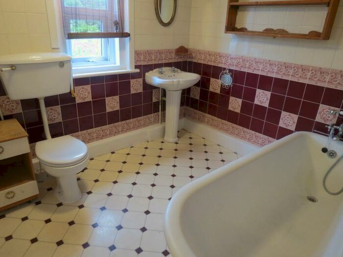 5 Bedroom House To Rent In Bedroom Detached House In Ensbury Park, BH10