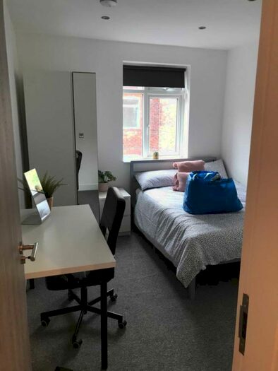 6 Bedroom Terraced House To Rent In Mabfield Road, Fallowfield, M14