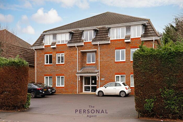 2 Bedroom Flat To Rent In Alexandra Road, Epsom, KT17